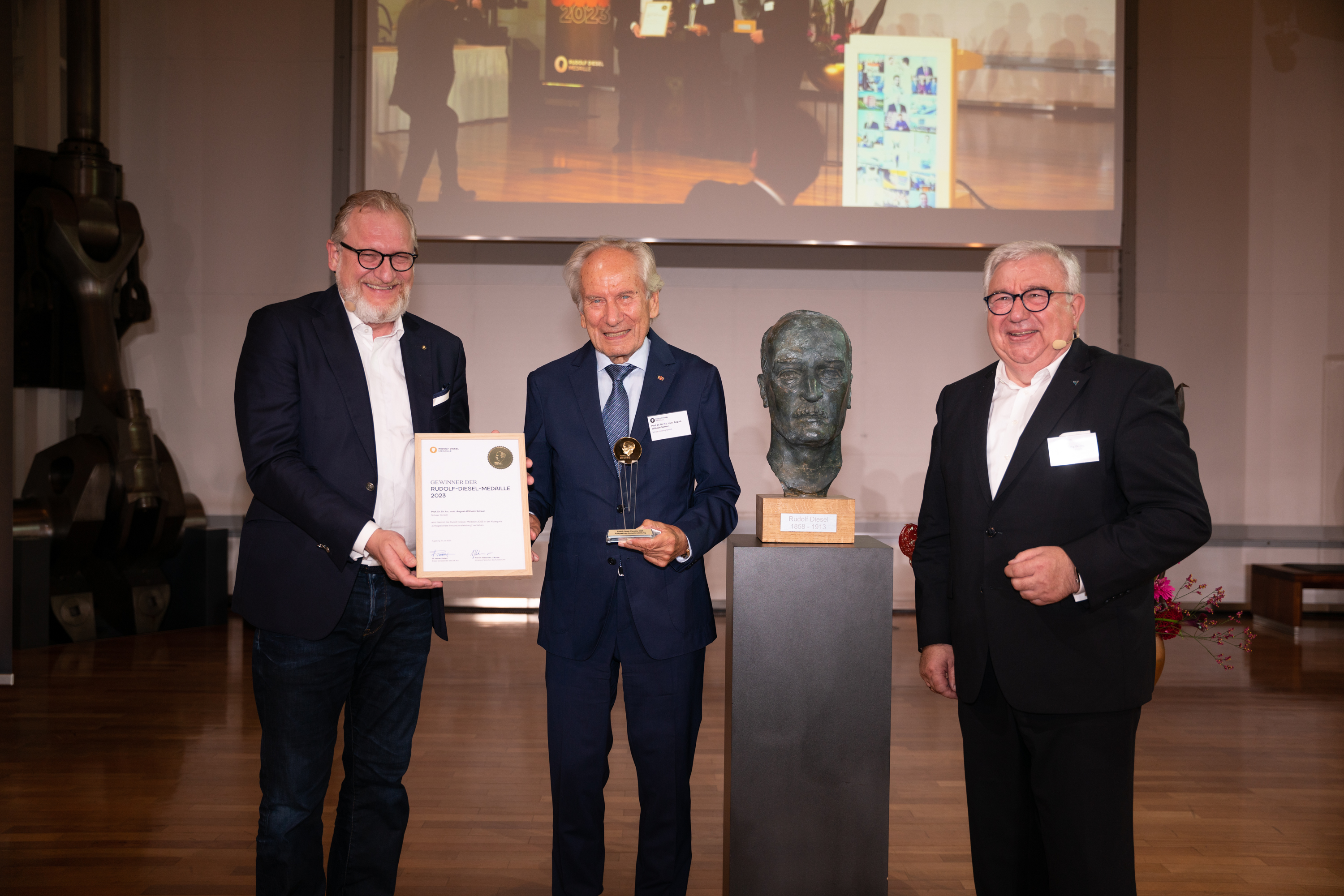Prof. Scheer receives Diesel Medal