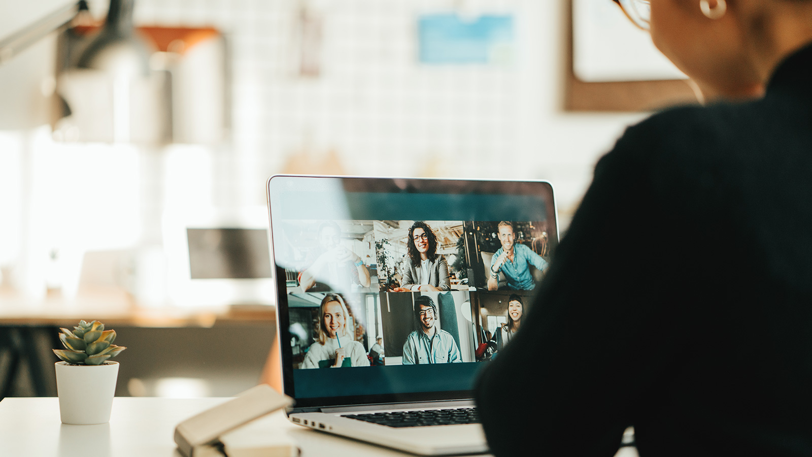 learner in a online session with coworkers