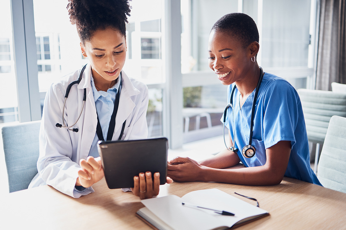people in healthcare looking at elearning