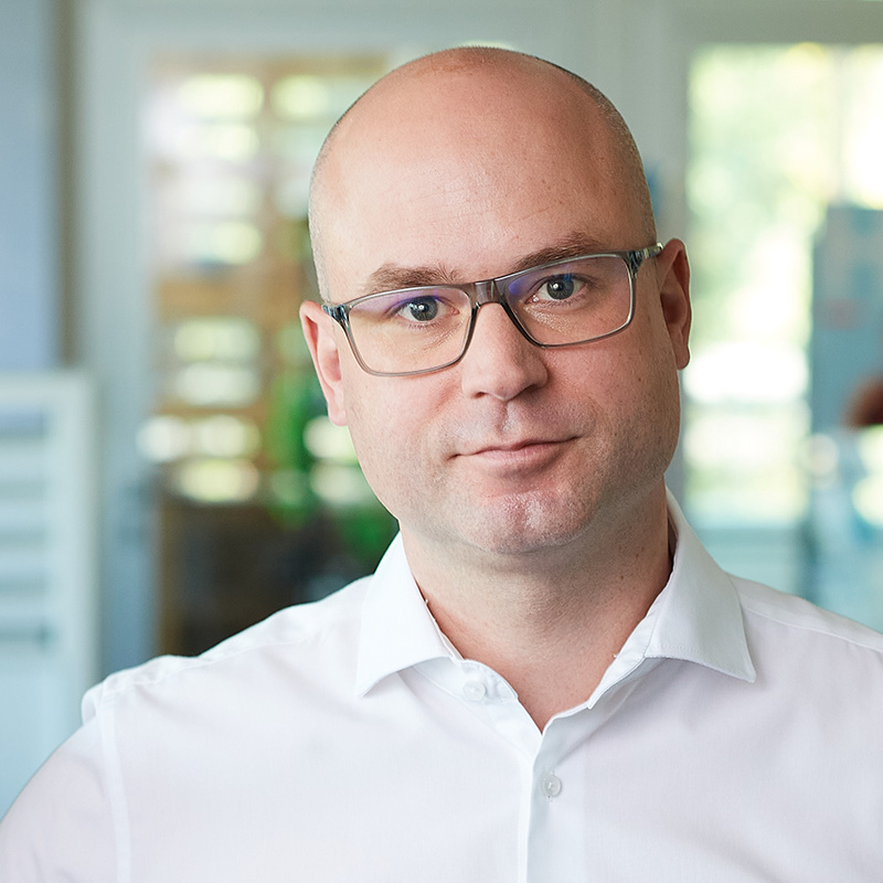 Sven R. Becker